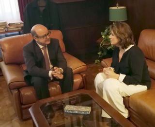 El presidente Jesús M. Barrientos y la ministra Dolores Delgado